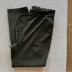 Lululemon Stretch High-Rise Joggers 7/8 (Dark Olive, 10)